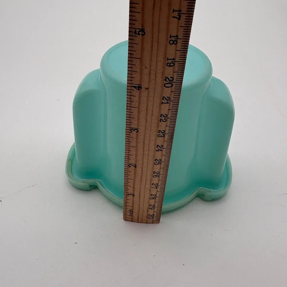 Vintage Tupperware Turquoise aqua Blue cream Sugar pour shaker Flip Top Lid USA